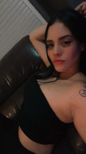 DUEñA CONSENTIDORA Y CON FANTASíAS DE PODER