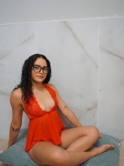 DIVERTIDA CALIENTE Y SIN LIMITES