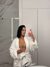 DELGADITA CACHONDITA CON MUCHAS GANAS