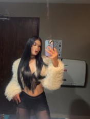 ERIKA JOVEN DELGADA HERMOSA COLOMBIANA