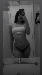 HOLA MOR SOY KARLA NUEVA EN ALCAñIZ