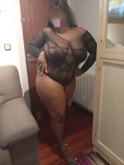 ESPECTACULAR MORENA LLENA DE MUCHO CARIÑO