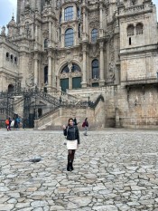 MIA CON HERMOSAS CURVAS