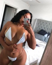 CAROLINA  FIESTERA EN HUELVA