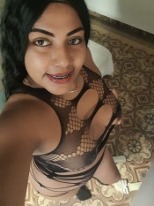MORENA DIVINA EN NULES PARA EL PLACER Y LA FIESTA