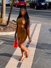 QUIERO QUEDARME DESNUDA CONTIGO AHORA MISMO