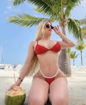 UNIVERSITARIA CARIñOSA