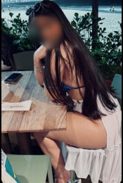 KATTY, MUY FEMENINA Y COMPLACIENTE