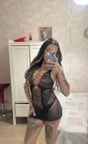 EN MALAGA ARDIENTE FIESTERA MENTE ABIERTA