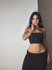 COLOMBIANA JOVENCITA MUY ENTREGADA A SABADELL