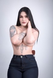 TANIA HERMOSA LATINA COMPLACIENTE