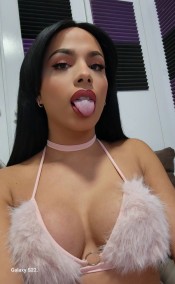 TRANSEXUAL HERMOSA Y COMPLACIENTE... VENTA DE CONTENIDO.