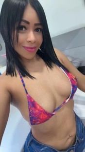 VEN A DISFRUTAR DE ESTA HERMOSA VENEZOLANA
