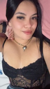 CACHONDA Y CON GANAS DE FIESTA