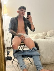 JOVEN MASCULINO Y DOTADO PARA QUE DISFRUTEMOS