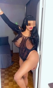 ENCANTADORA PECHUGONA MADURITA SALIDAS A GIBRALTAR