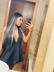 IMPRESIONANTE JOVENCITA EN PLAZA ESPAñA