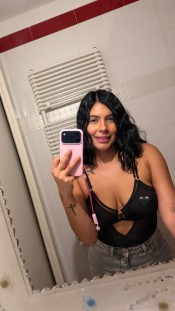 NOVEDAD, VALENTINAUNA MUJER CALIENTE QUE DISFRUTA