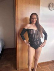 DIANNY MUJER DELGADA OJAZOS VERDES TU ILUSION