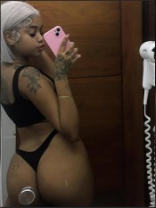 SOY DAMARY LINDA DULCE Y ENCATADORA 613962371