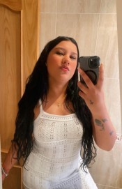 SOY VALERIA  TU LATINA CANDENTE Y GUAPETONA LLáMAME