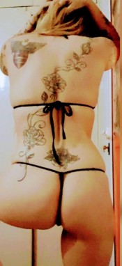 ME ENCANTARIA COMPLACERTE CON BUENAS SESIONES DE SEXO Y ROMANTISMO