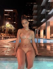 IMPLICADA CHICA DE LUJO MUY GUAPA NOVEDAD