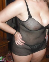 CALIENTE Y CACHONDA UNA LOBA EN LA CAMA