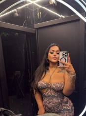 BELLA AMABLE CACHONDA