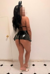 LATINA DELGADITA MUY CACHONDA