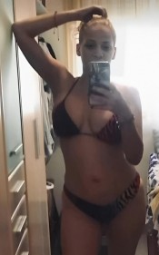 HAY ALGUIEN QUE ME HAGA EL AMOR LO ANTES POSIBLE??