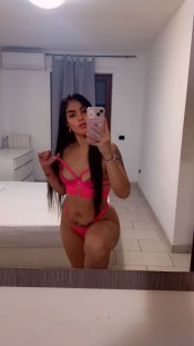 COLOMBIANA NOVEDAD SEXY, DULCE Y CARIÑOSA IMPLICAD