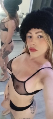 SOFIA HERMOSA LATINA MUY FIESTERA Y DOMINANTE