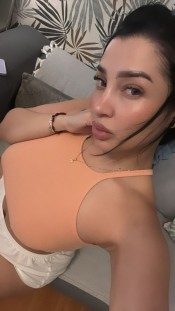 JENNY LAS AMERICAS. MUÑEQUITA MUY CALIENTE ESPERANDO POR TI.