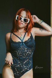 MUJER COMPLACIENTE PAREJAS LESBICO FIESTERA A TOPE