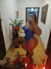 CHICA GOLOSA CON GANAS DE EXPERIMENTAR COSAS RICAS