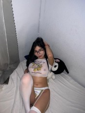 JOVENCITA QUE BUSCA PASARLO BIEN