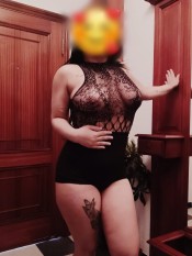 DAMA MORBOSA CON GANAS DE SEXO Y PLACER
