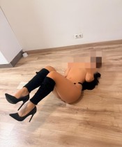 RUBIA BOMBA SEXY FIESTERA