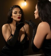 LATINA EN LOS NAREJOS  QUIERE QUE ME COMAS