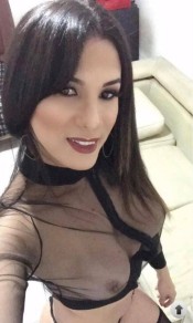 ELEGANTE EXQUISITA CON RICA SORPRESA