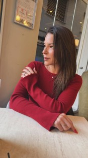 KAROL, BRASILEñA RECIéN LLEGADA A GRANADA