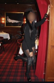 MORENITA ARDIENTE SIN TABUES