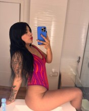 UNA CHICA DE ENSUEÑO FIESTERA VEN QUIERO DARTE