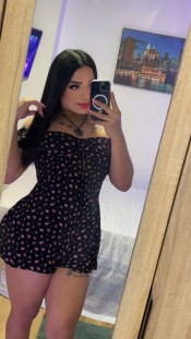 ISA ACTIVA Y PASIVA TRANS MUY FEMENINA FINA Y DELICADA