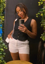 CALIENTE COMPLACIENTE Y MOJADITA MUÑECA