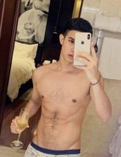 MATEO, CáLIDO CALIENTE Y SEXY.. ESCRíBEME SI QUIERES SABER MáS