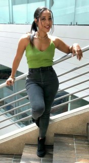 UNA MORENA FIESTERA Y ARRECHA LISTA PARA FRANCES N