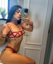 EN CIUDAD LINEAL ARDIENTE DIVERTIDA FIESTA A TOPE