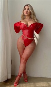 NOVEDAD POR PRIMERA VEZ EN UBEDA RUBIA CAÑERA FIESTERA